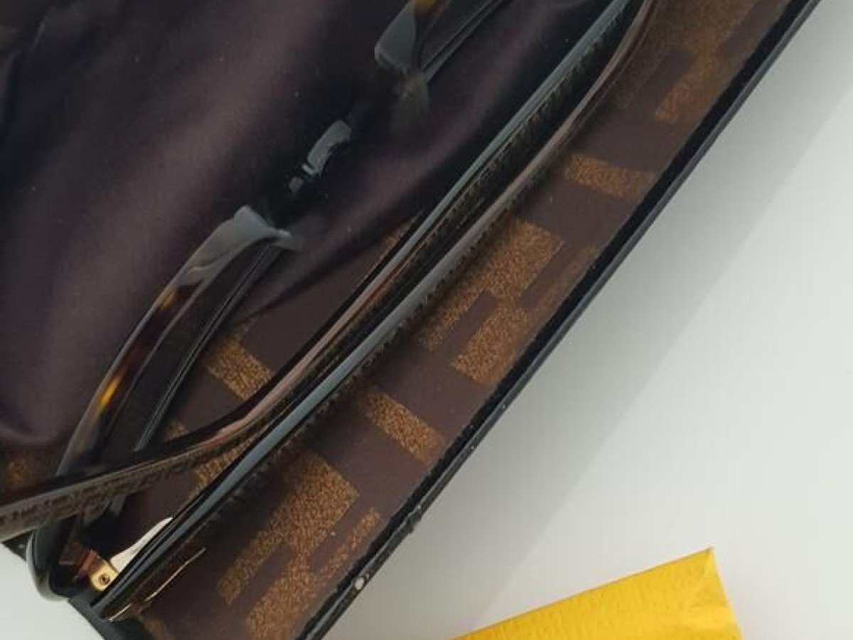 FENDI- F967 49 16 215 135