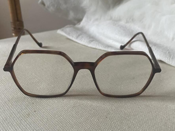 Caroline Abram - CHARLOTTE...