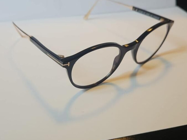 Tom Ford - TF5485 001 49/20 145 titanium