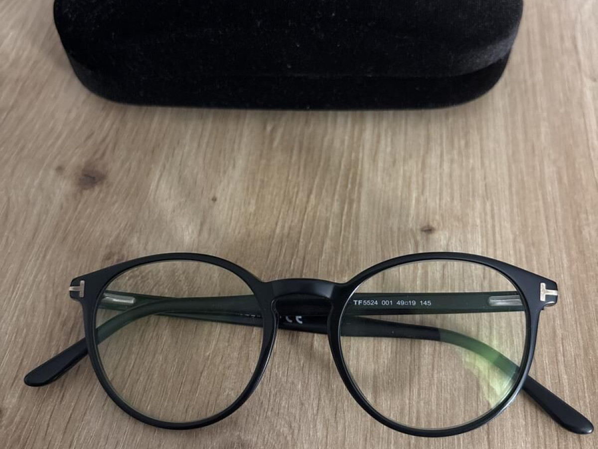 TOM FORD - TF5524 49/19