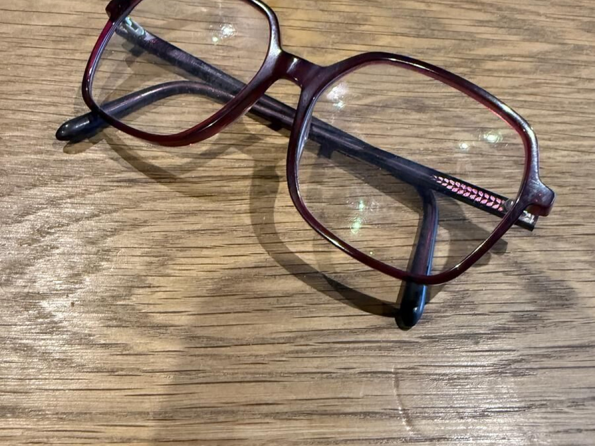 Lunettes Bordeaux reflets rouge