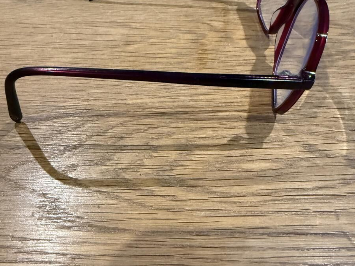 Lunettes Bordeaux reflets rouge