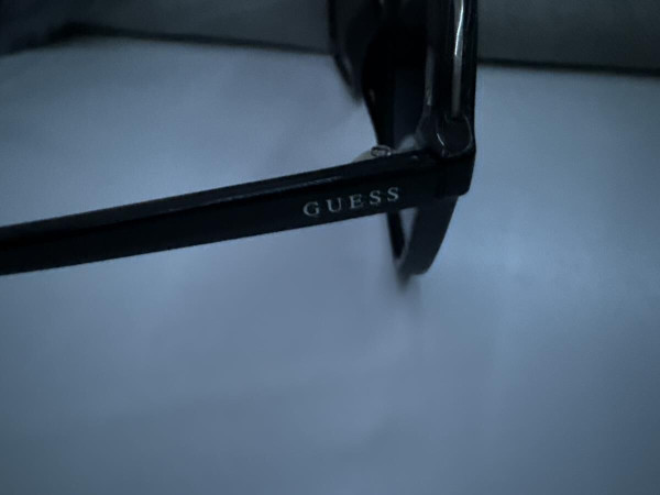 GUESS-GU7557