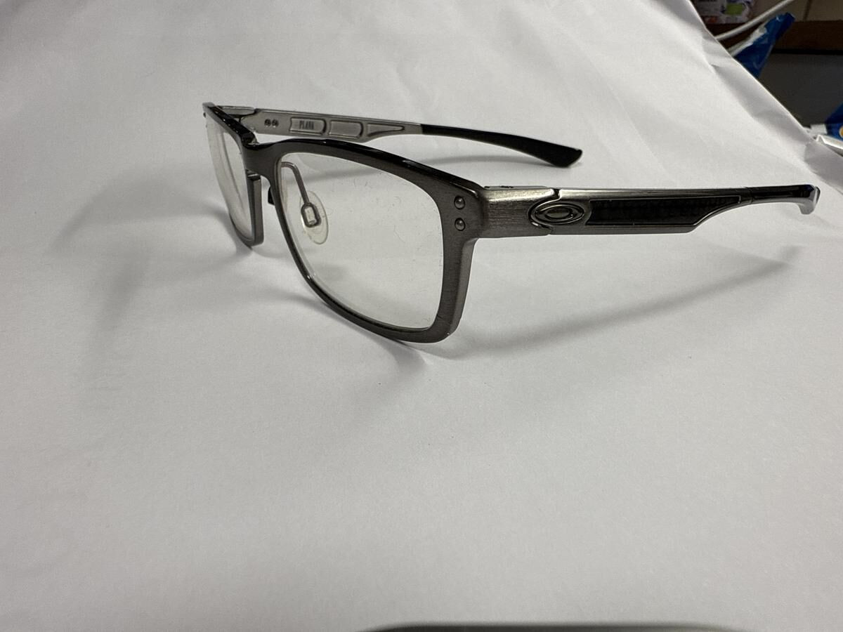 Oakley - plank brushed grey 22-195