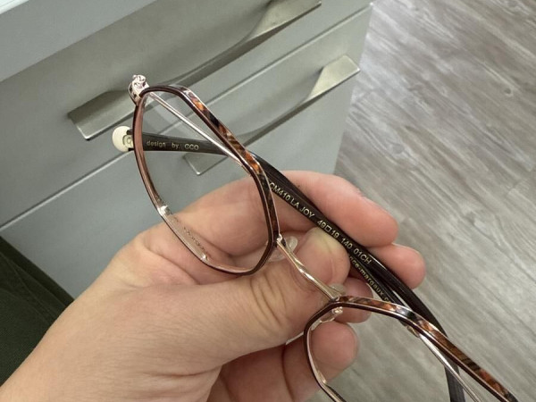 Clémence & Margaux - CM410 49/19