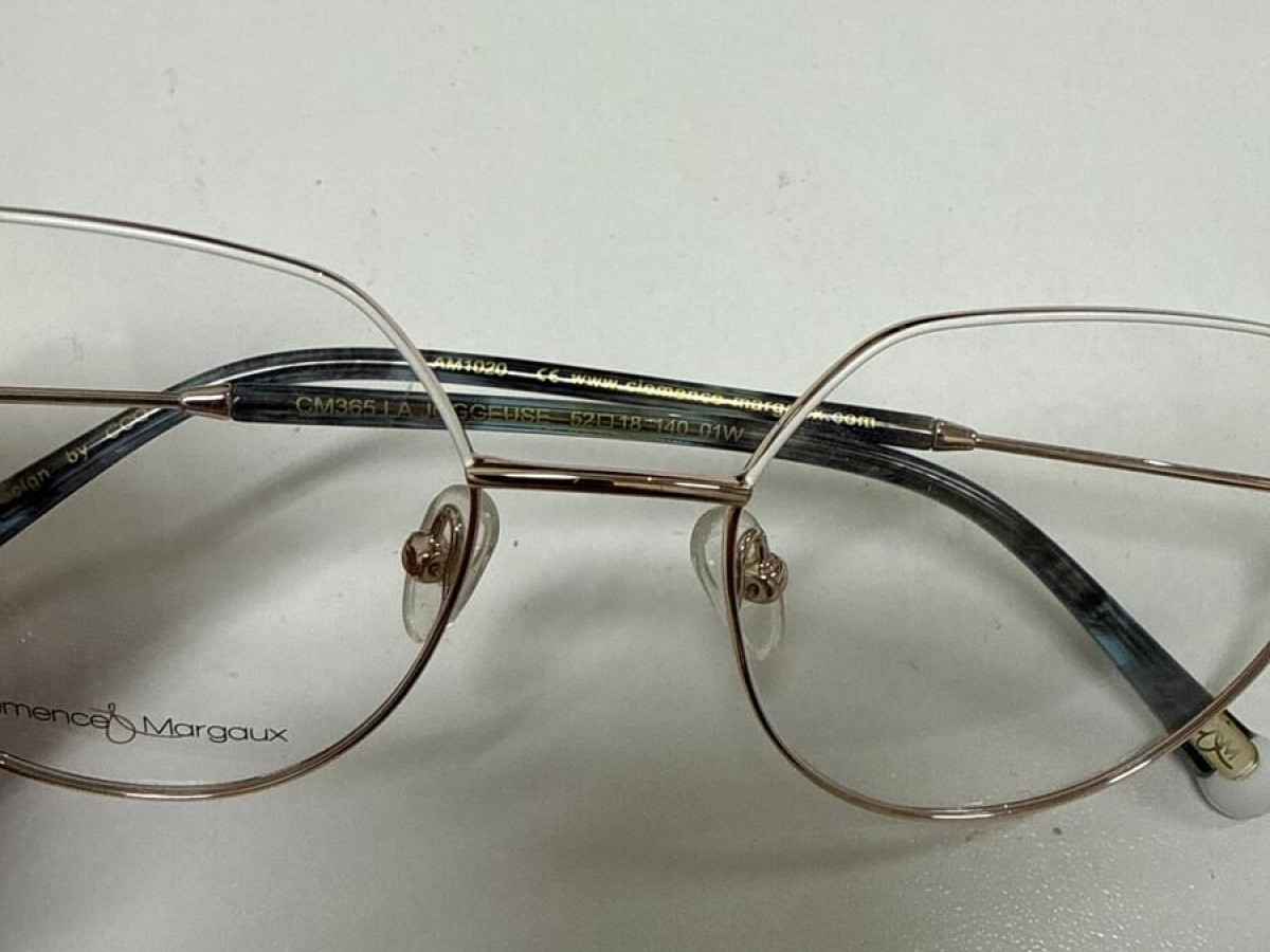 Clémence & Margaux - CM365  52/18