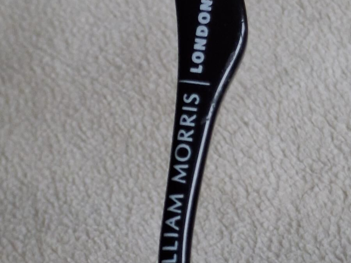 William Morris - England LN59176, 49x18 140 C2.