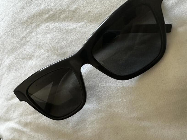 YVES Saint Laurent - SL...