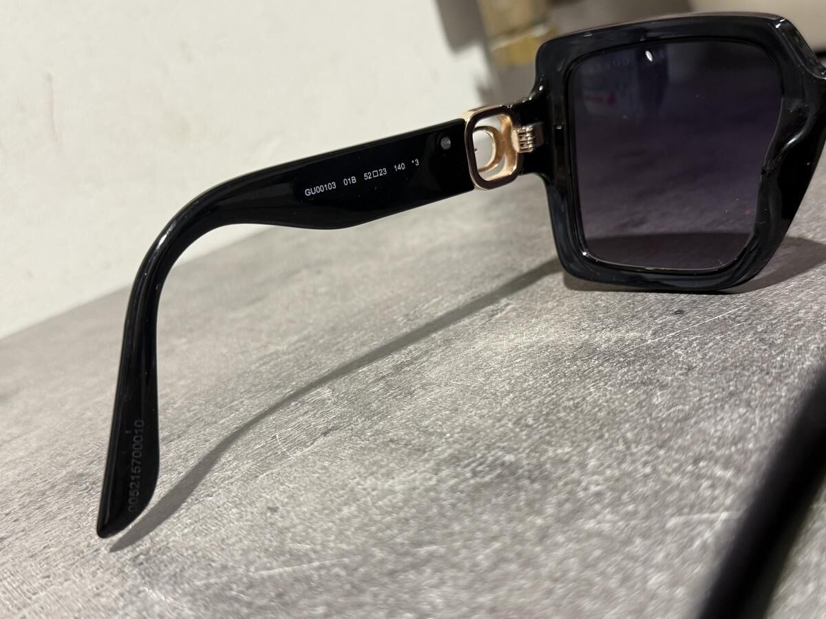 GUESS-GUE00103