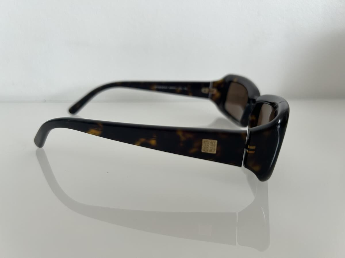 Givenchy SGV512