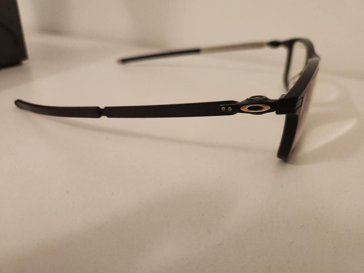 Oakley - ox8050 pitchman