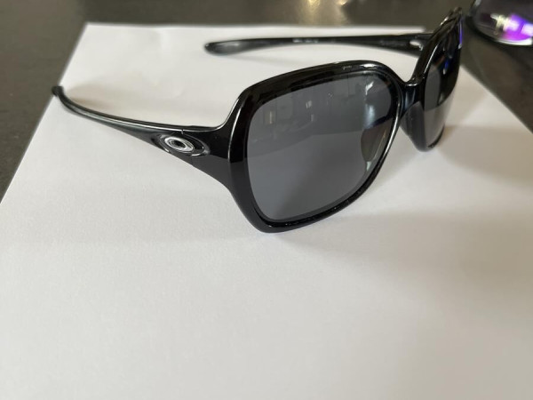 Oakley 81600