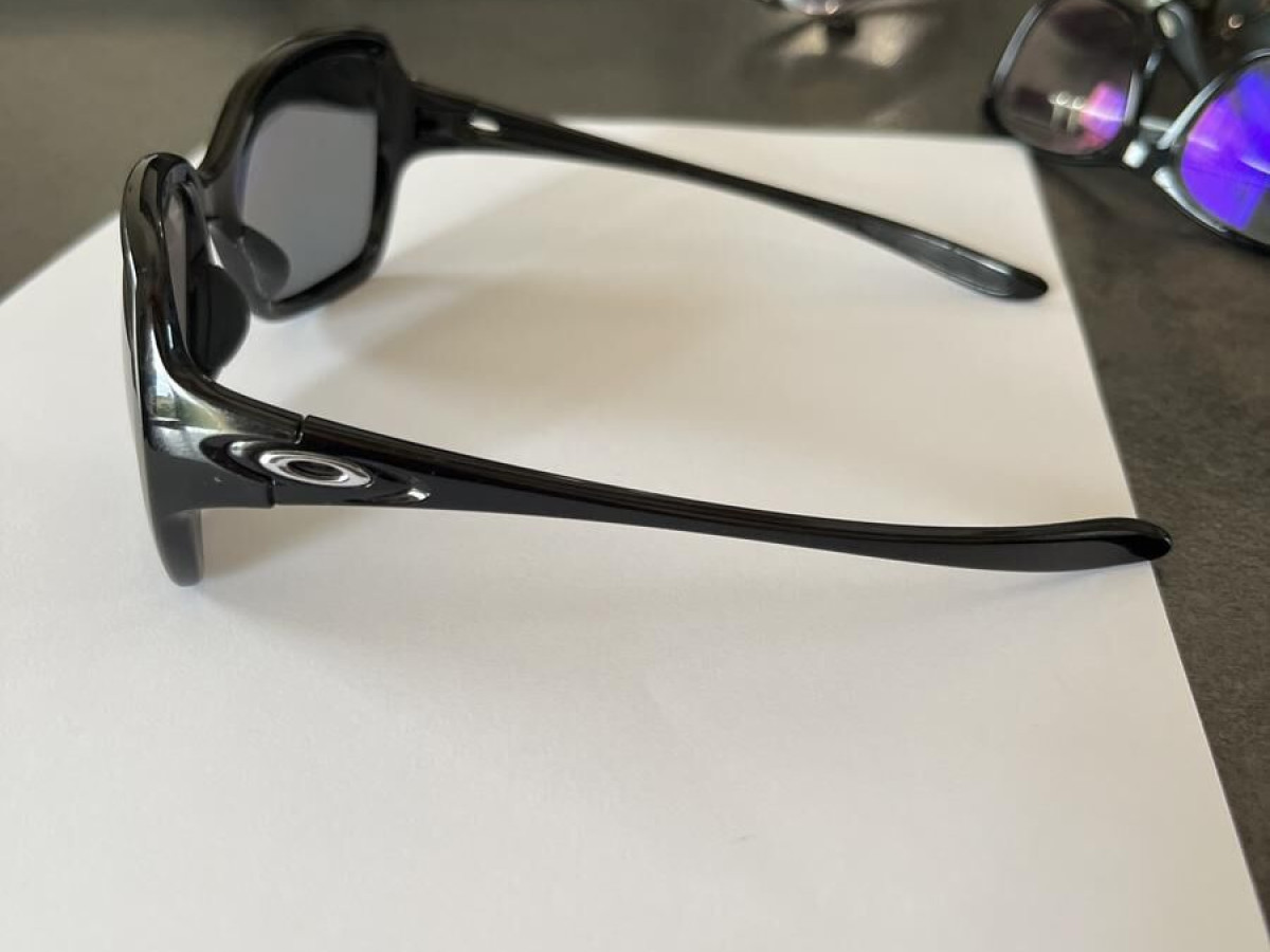 Oakley 81600