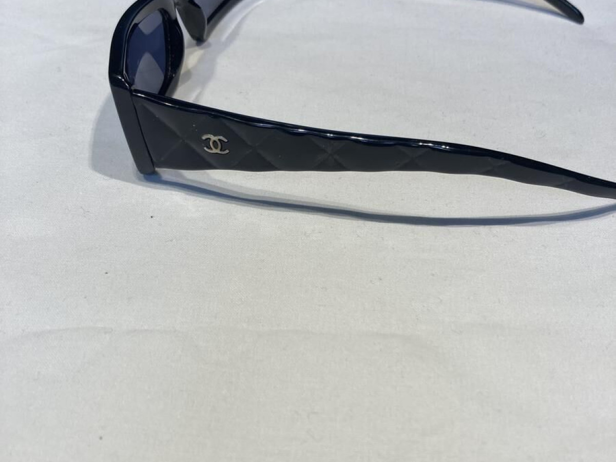 Chanel c2584438