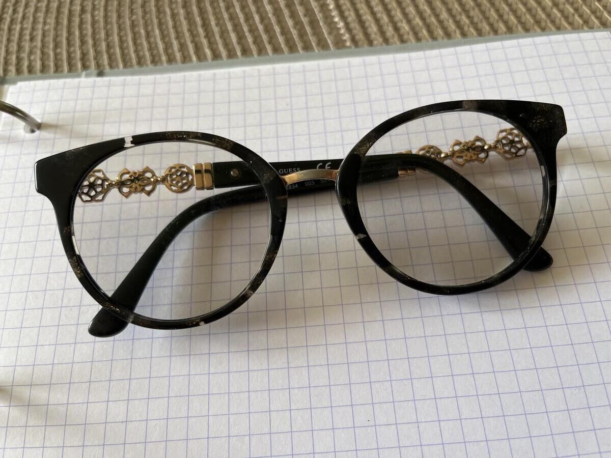 Guess - GU2834