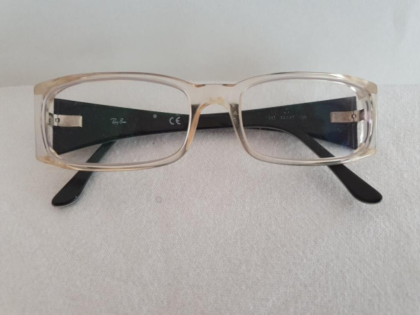 RAY BAN