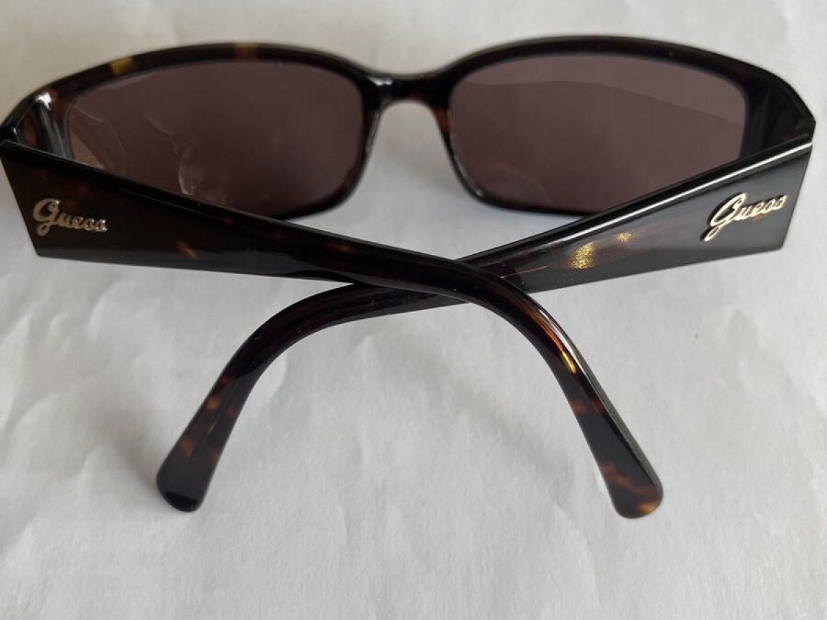 GUESS -TO-1 55D16-130