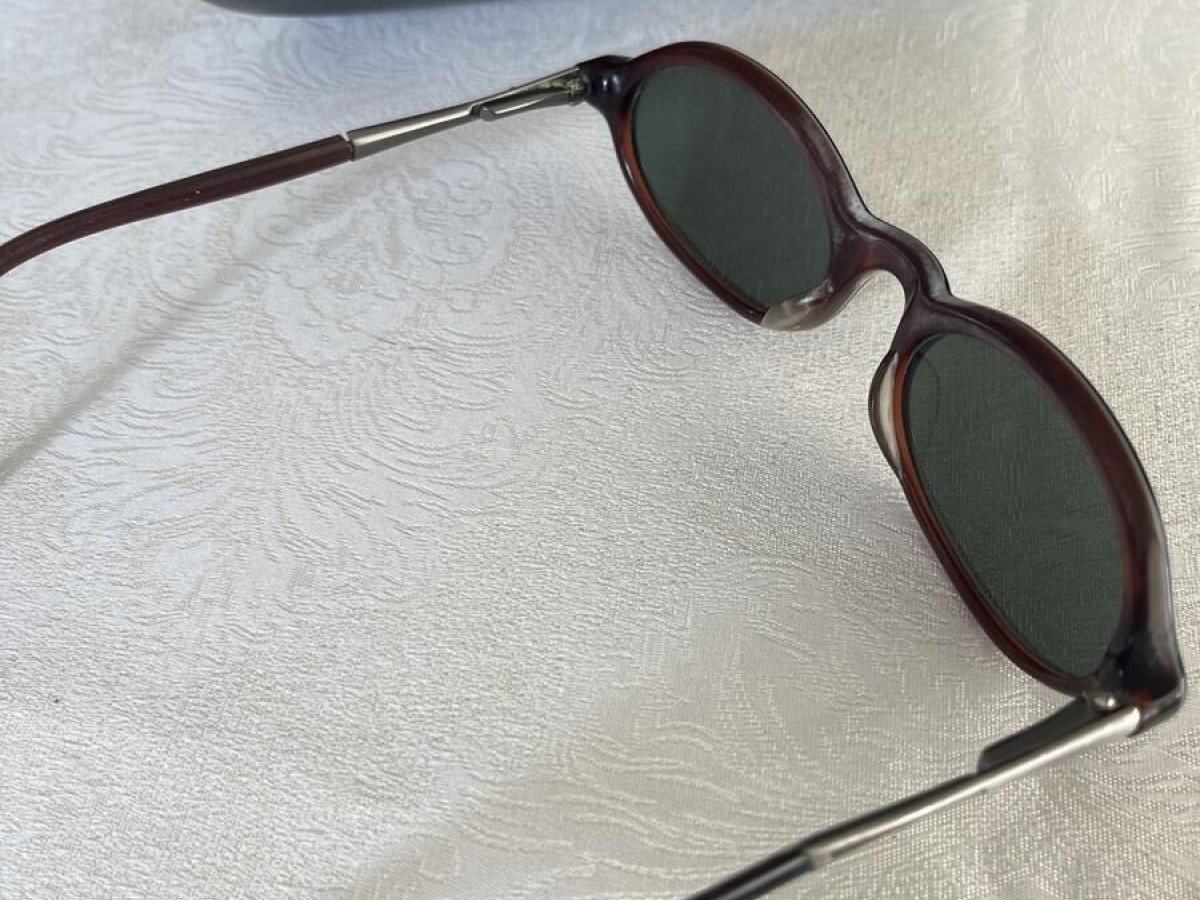 RAY-BAN