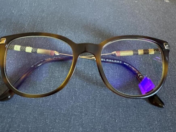 Burberry - B 2255- Q  3316