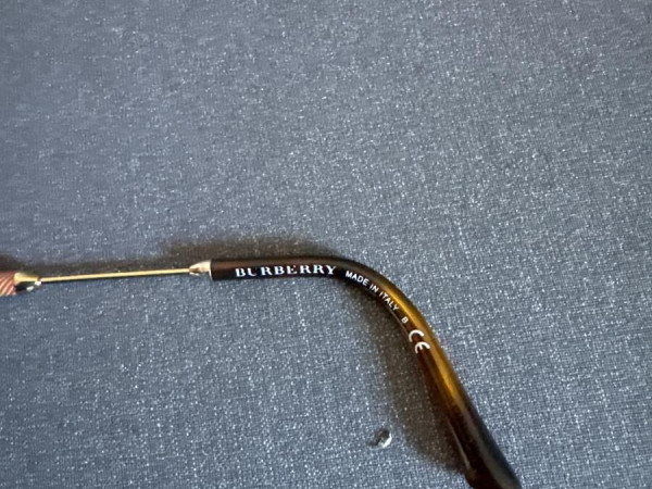 Burberry - B 2255- Q  3316