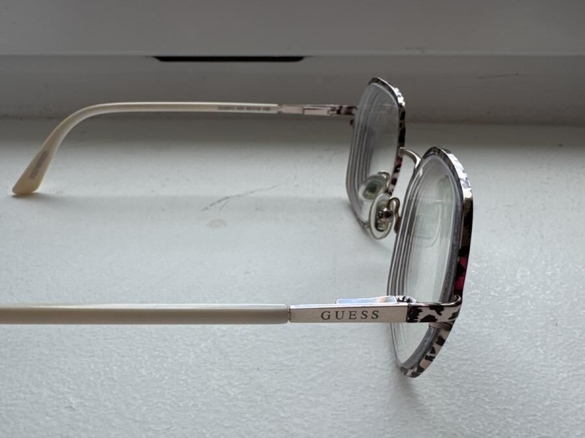 GUESS - GU2912