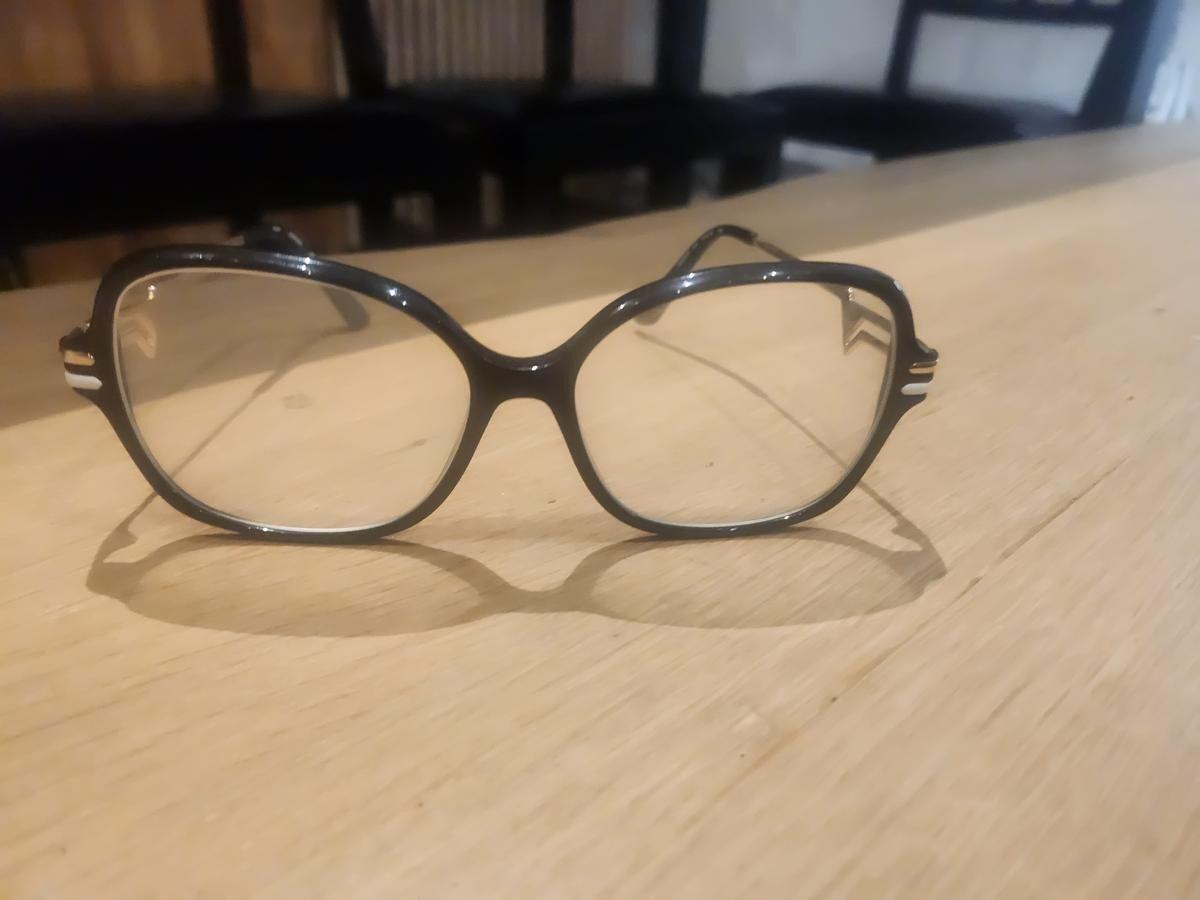 Guess - GU2830?