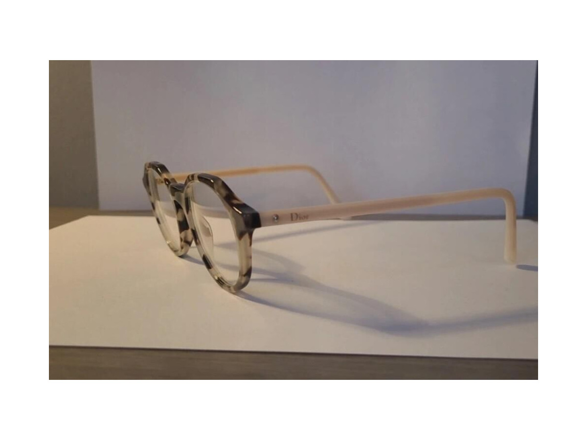 CHRISTIAN DIOR - Montagne n°38 ¤12.5