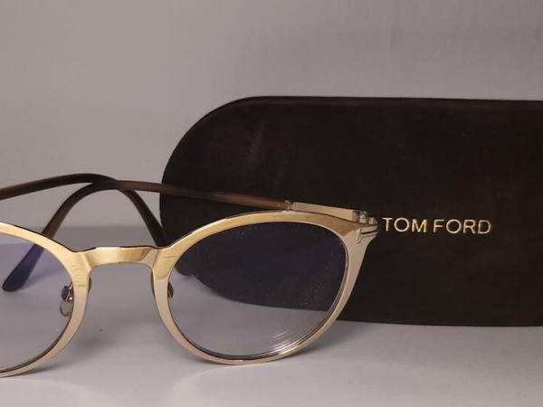 Tom-Ford Rose Gold - TF 4¤5