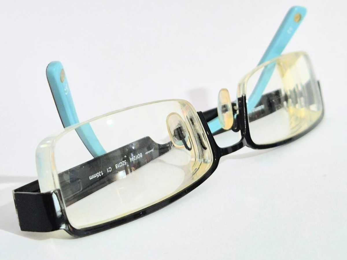 Alain Afflelou  - BOF244 52¤18