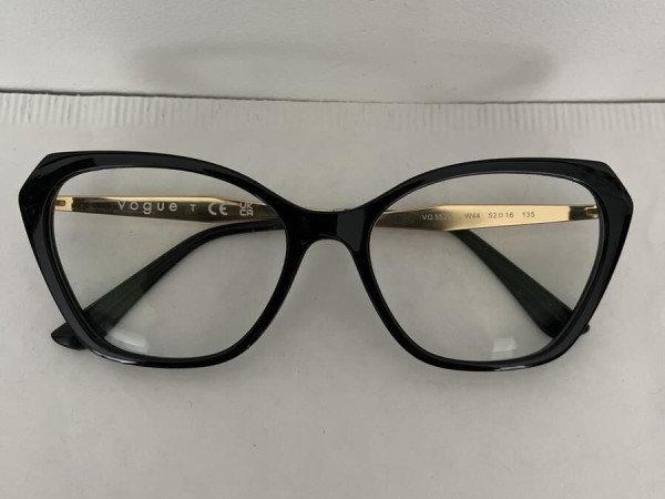 Vogue - VO5522 W44 52/16 135