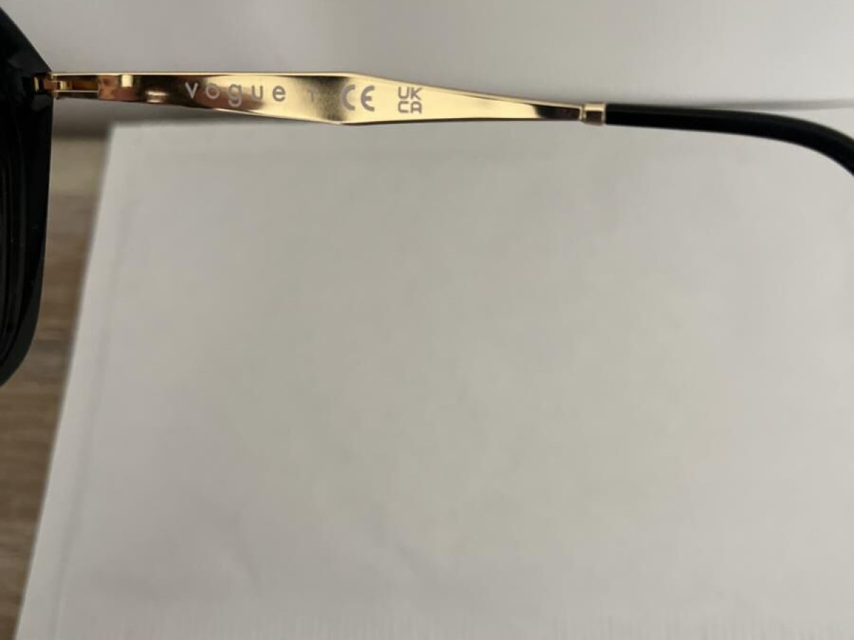 Vogue - VO5522 W44 52/16 135