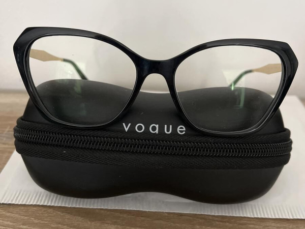 Vogue - VO5522 W44 52/16 135