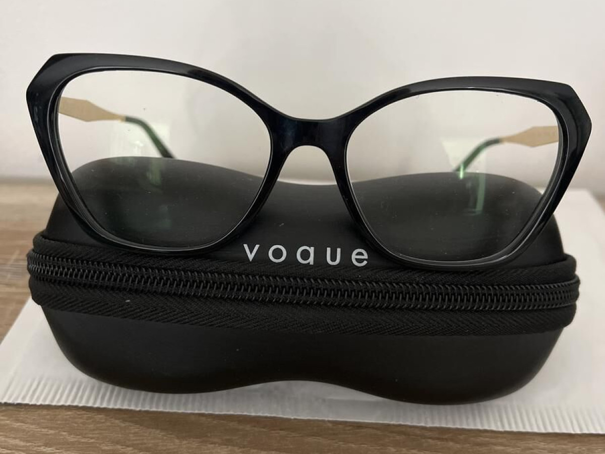 Vogue - VO5522 W44 52/16 135