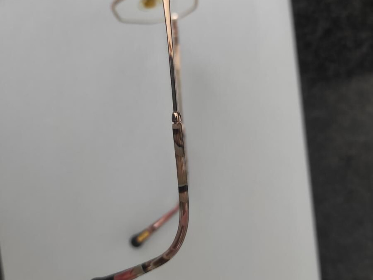 La curieuse - Clémence Margaux - CM317 49¤19