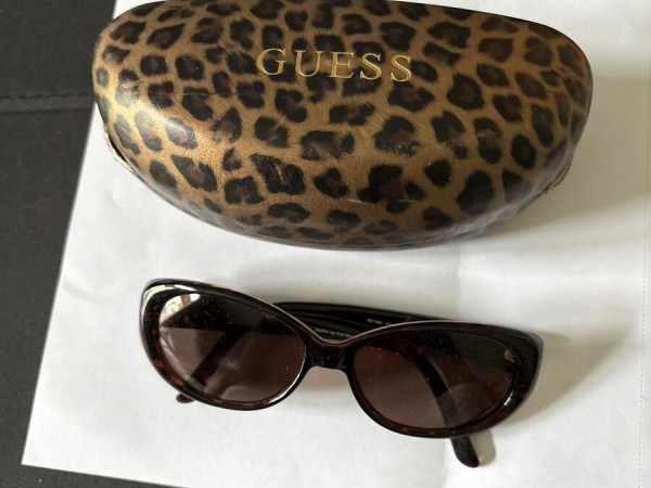 Guess - GU7261