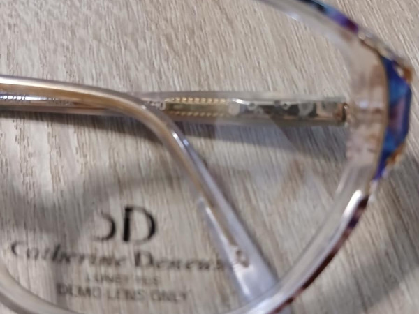 Modèle catherine deneuve - Cd075 54¤14