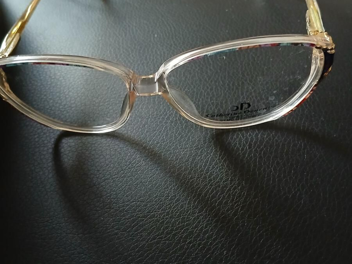 Modèle catherine deneuve - Cd075 54¤14