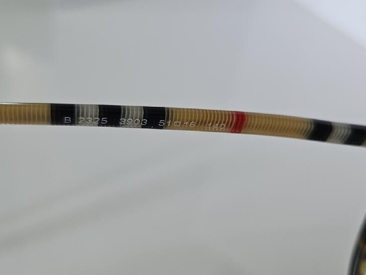 Burberry - B2325 3903 140 51¤16