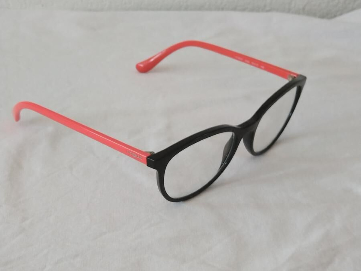 Vogue  - VO5037 2392 53¤17 140 53¤17