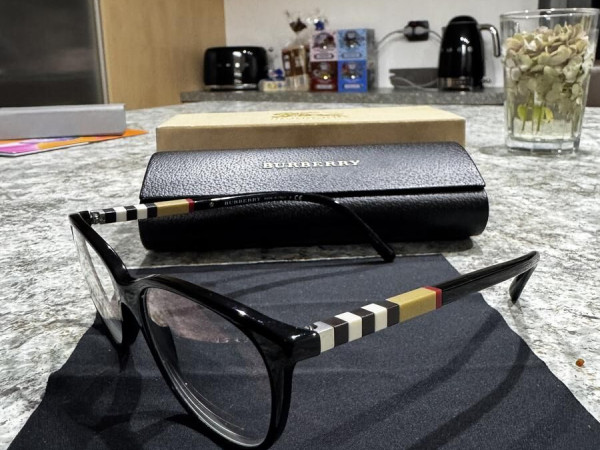 Burberry - B 2241 3002 ÉCAILLE
