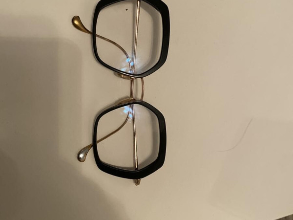 Caroline Abram  - 2224732