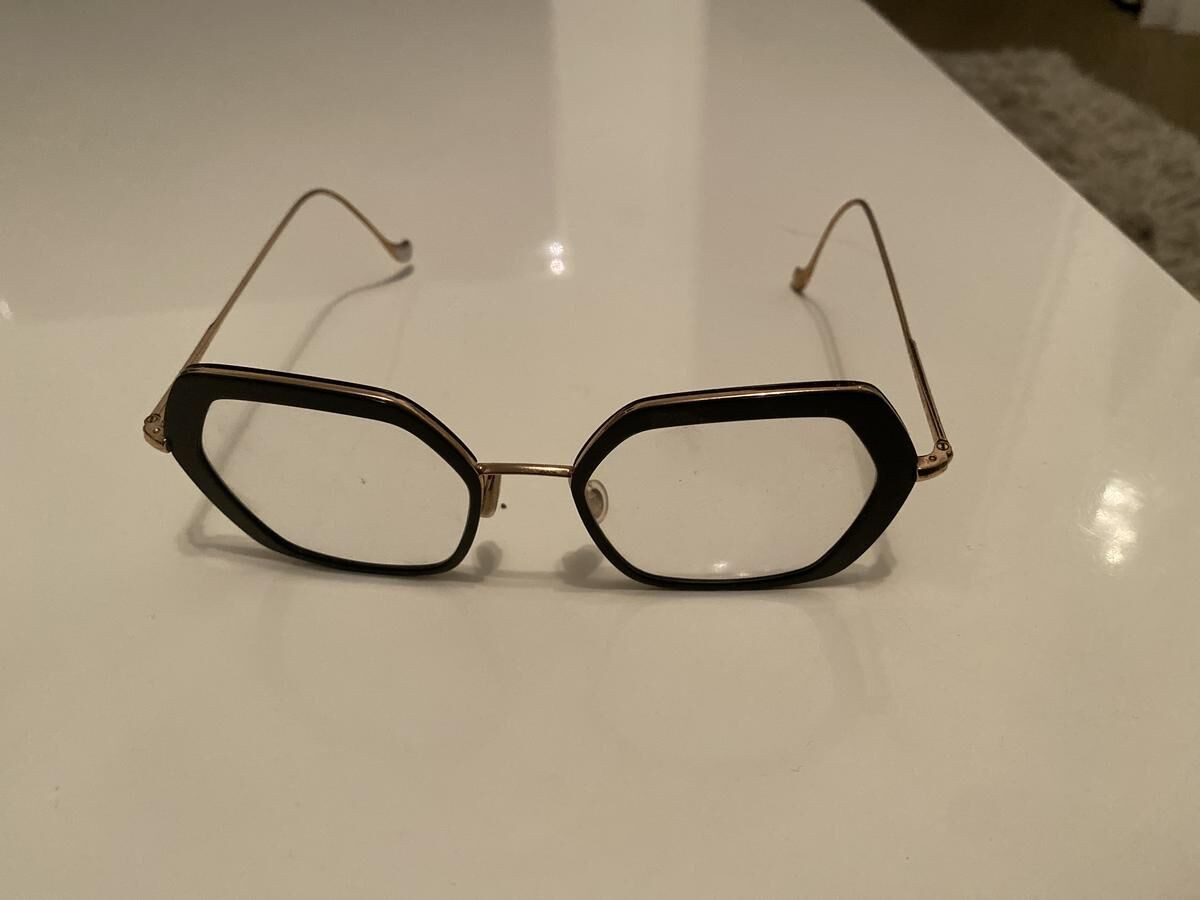 Caroline Abram  - 2224732