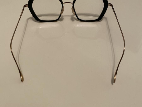 Caroline Abram  - 2224732