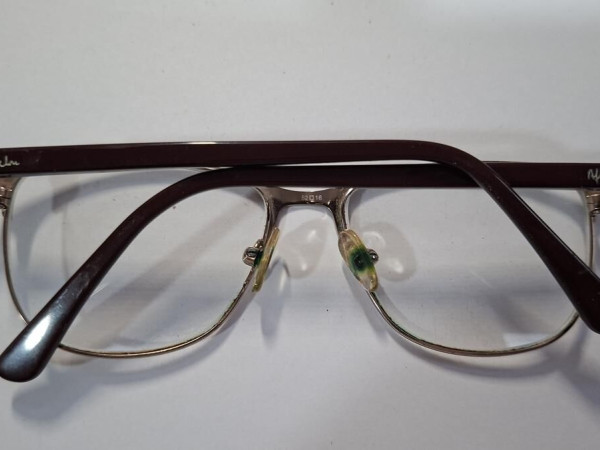 alain Afflelou - M040t69 prune 5x3,8 ¤1,2