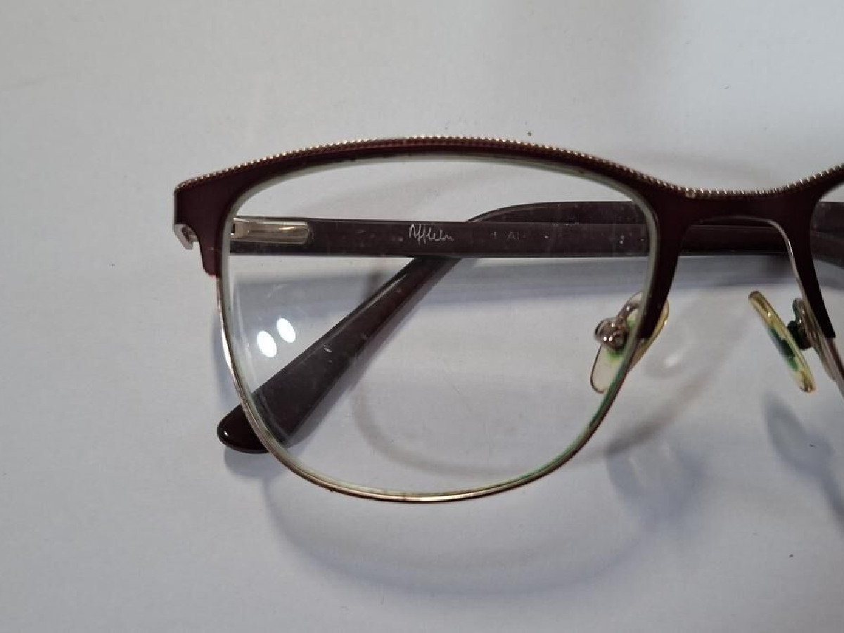 alain Afflelou - M040t69 prune 5x3,8 ¤1,2