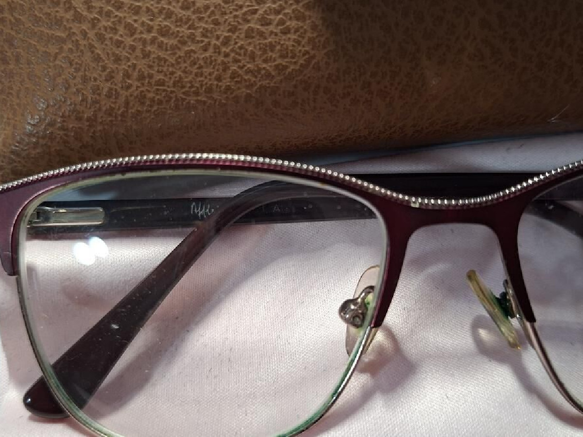 alain Afflelou - M040t69 prune 5x3,8 ¤1,2