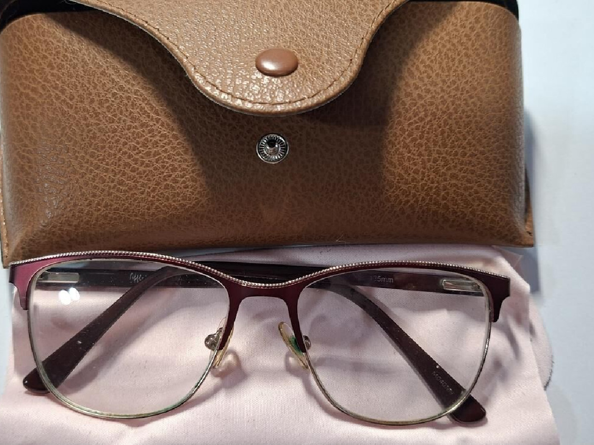 alain Afflelou - M040t69 prune 5x3,8 ¤1,2