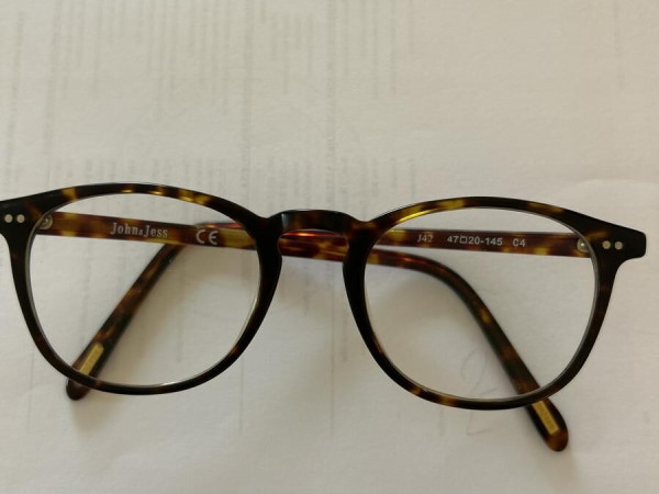 John & jess  - J42 47/20-145 04