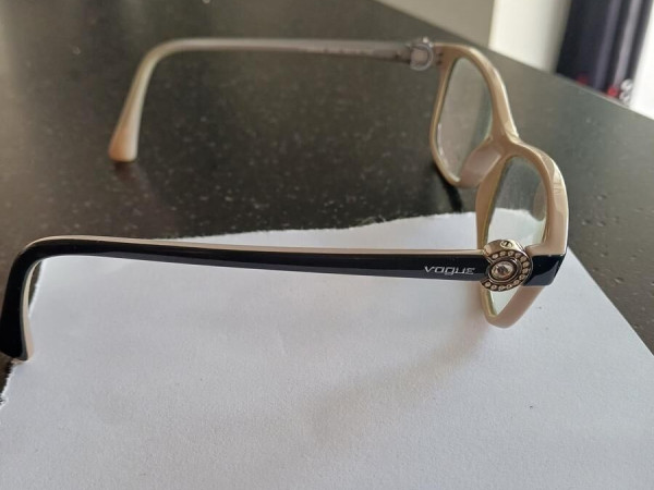 Vogue - Vo5002-B 2350