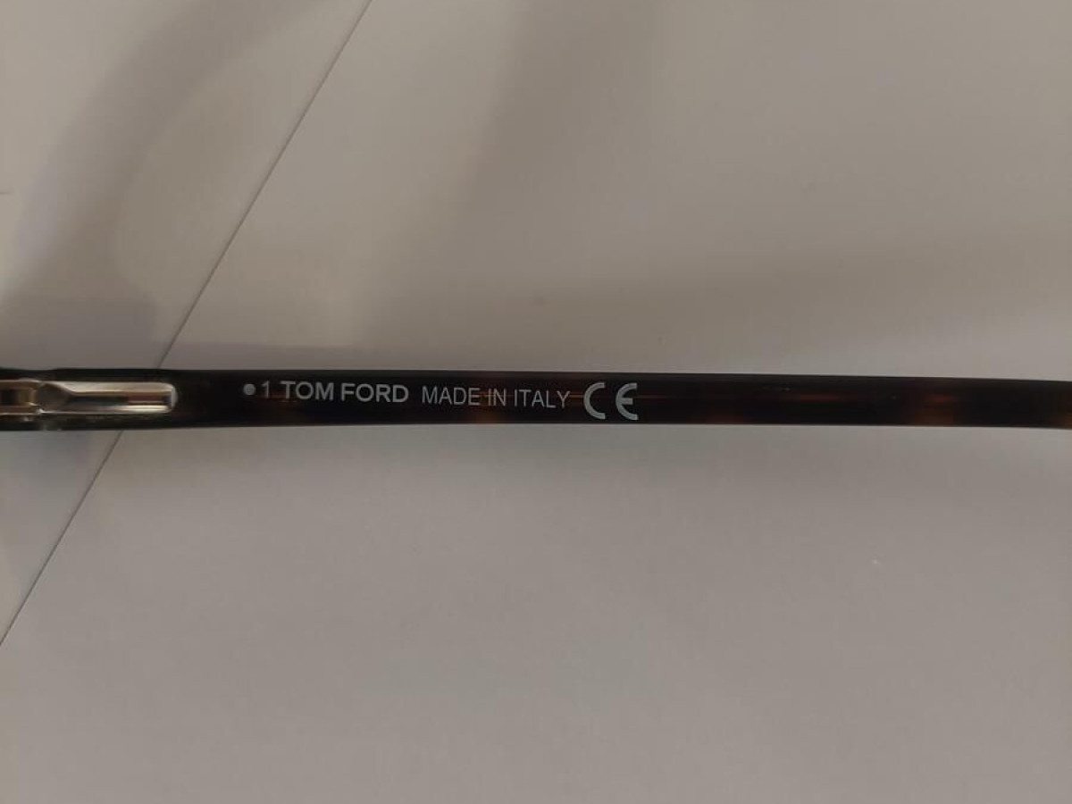 Tom Ford - TF5764-B 052 56¤15